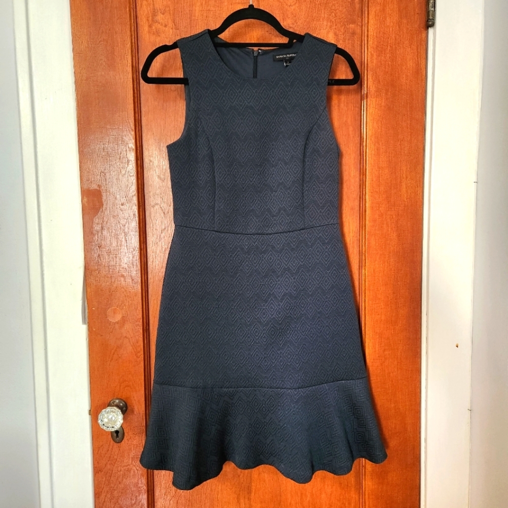 Dark green Banana Republic sheath dress. Size 4.
